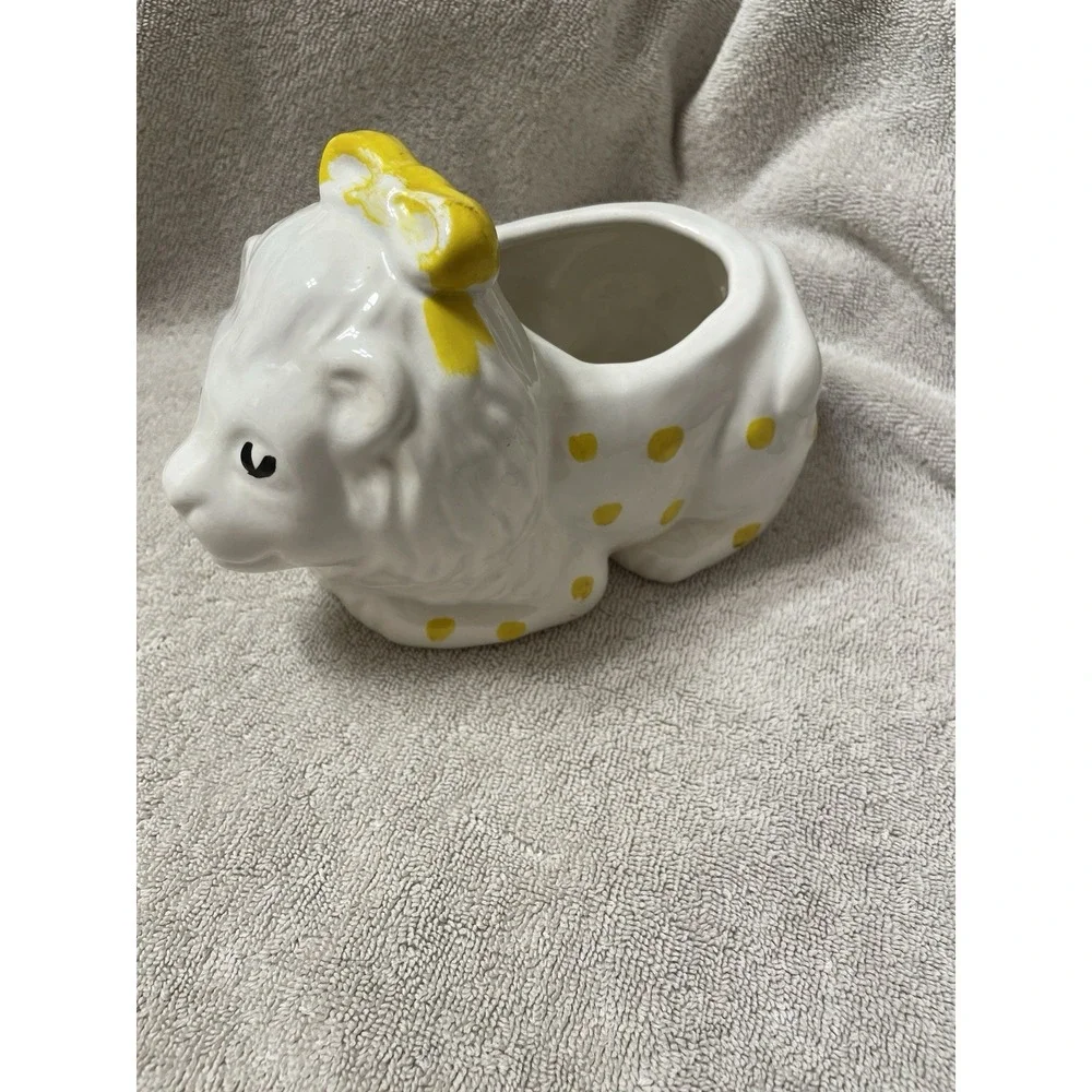 Lion Planter Ceramic White With Yellow Accents‎ Polka Dots Medium Sized